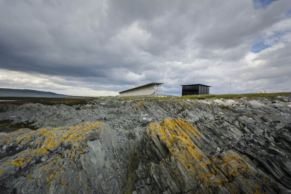 Peter Zumthor and Louise Bourgeois, The Steilneset Memorial, 2011. Image by © Fredrik Fløgstad / Statens vegvesen