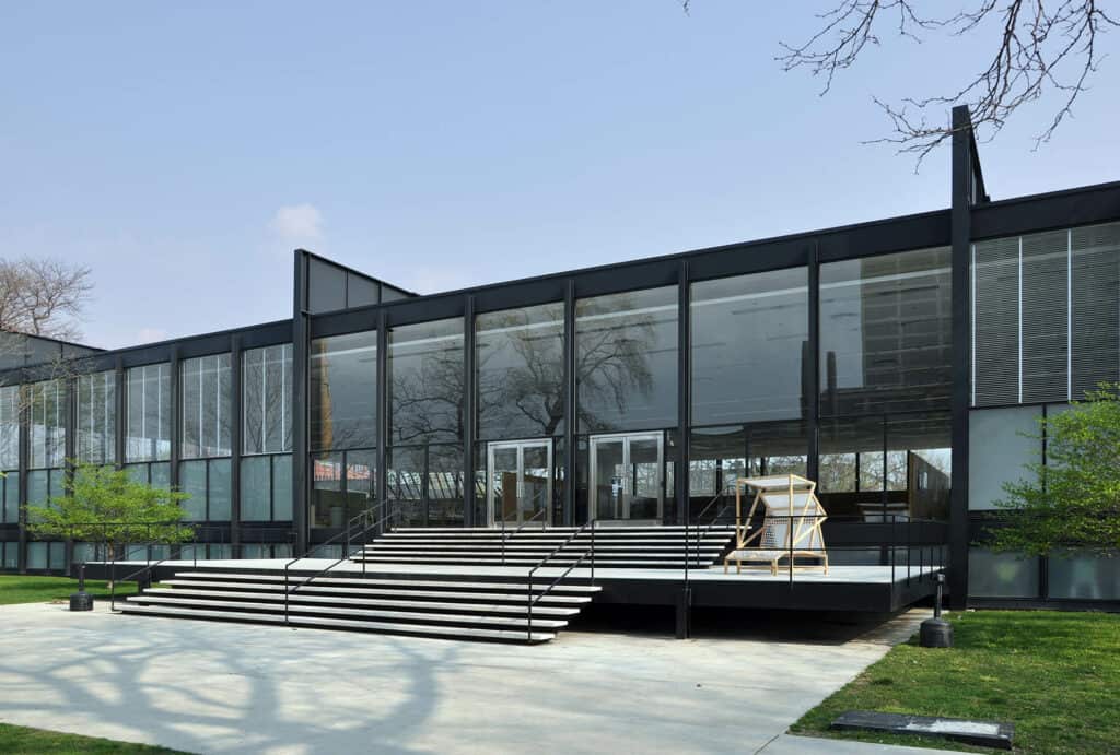 Ludwig Mies van der Rohe, S. R. Crown Hall, Illinois Institute of Technology, Chicago, 1956. Image Credit: Joe Ravi, CC BY SA 3.0.