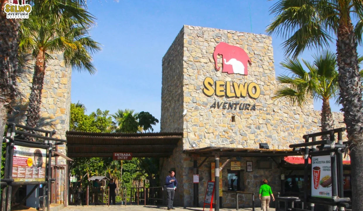 Entrance of Selwo Aventura park i Estepona