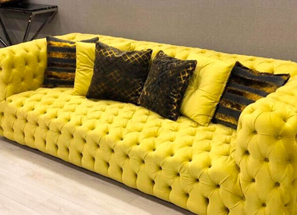puder gul sofa