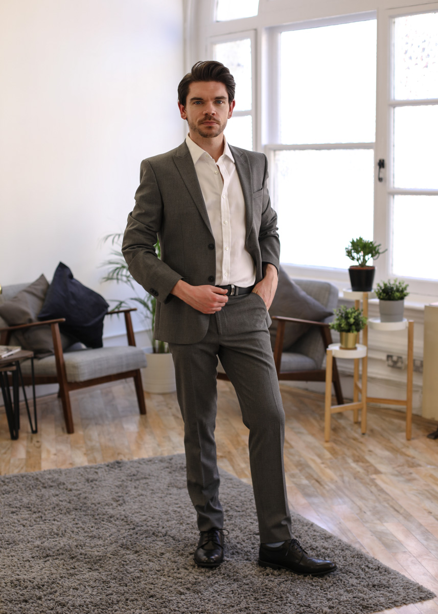 matalan-wear-a-suit-five-ways-look2-man-for-himself
