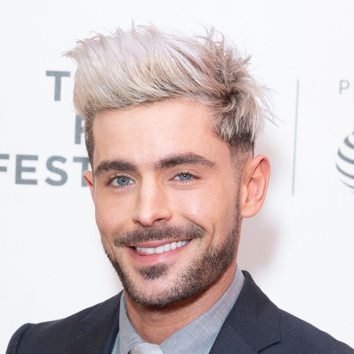 zac-efron-bleached-blonde-long-quiff-hairstyle-haircut-man-for-himself-ft.jpg