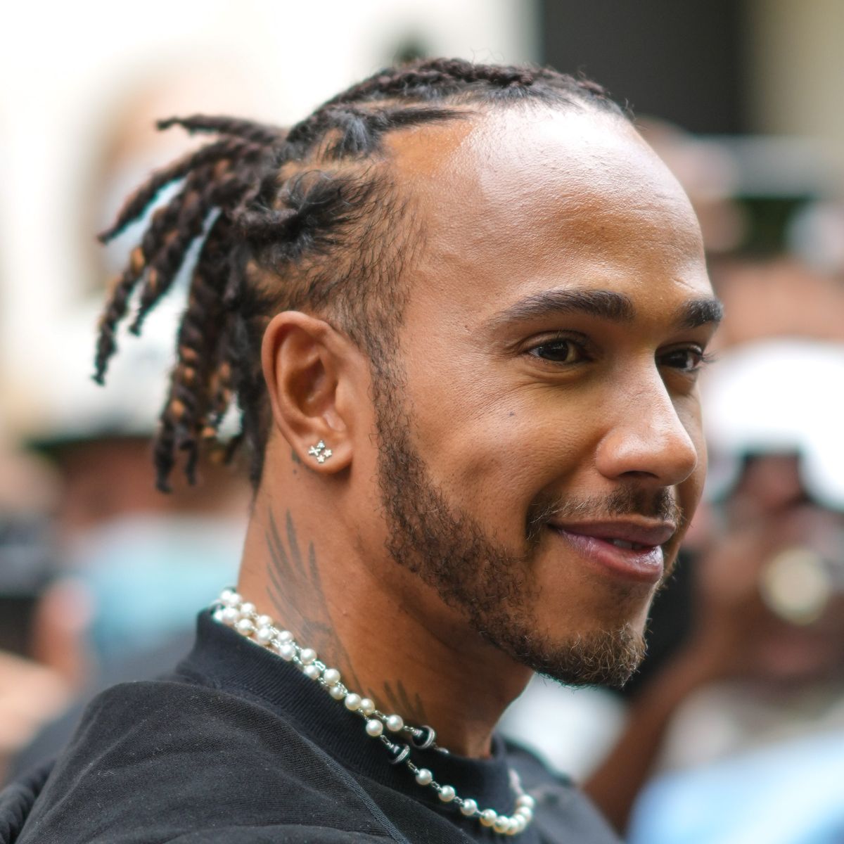 lewis-hamilton-braided-hairstyle-hairstyle-haircut-man-for-himself-ft.jpg