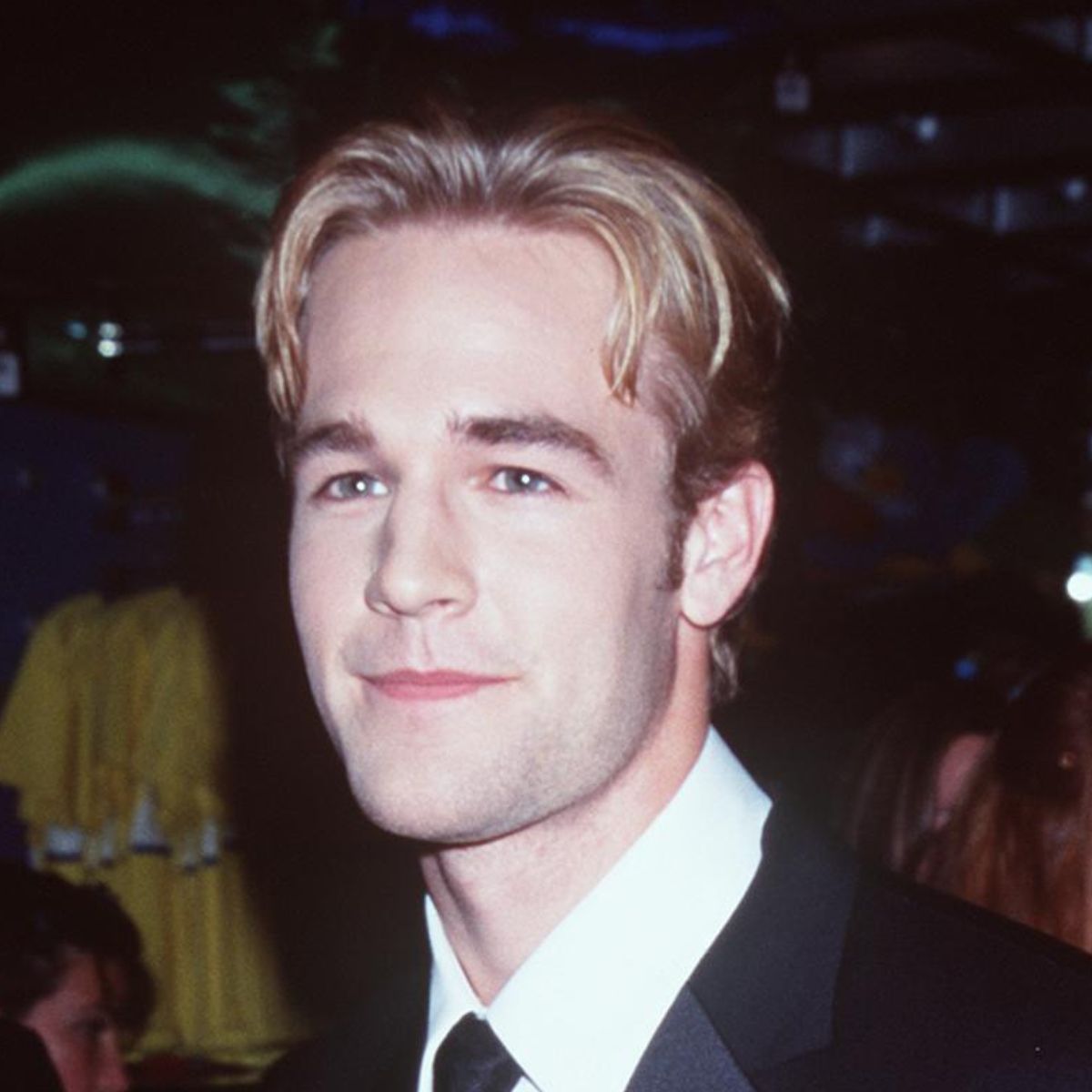 james-van-der-beek-wavy-medium-length-90s-heartthrob-hairstyle-hairstyle-haircut-man-for-himself-ft.jpg