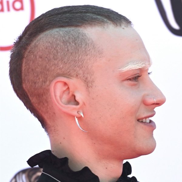 olly-alexander-mullet-mohawk-with-shaved-lines-hairstyle-haircut-man-for-himself-ft.jpg