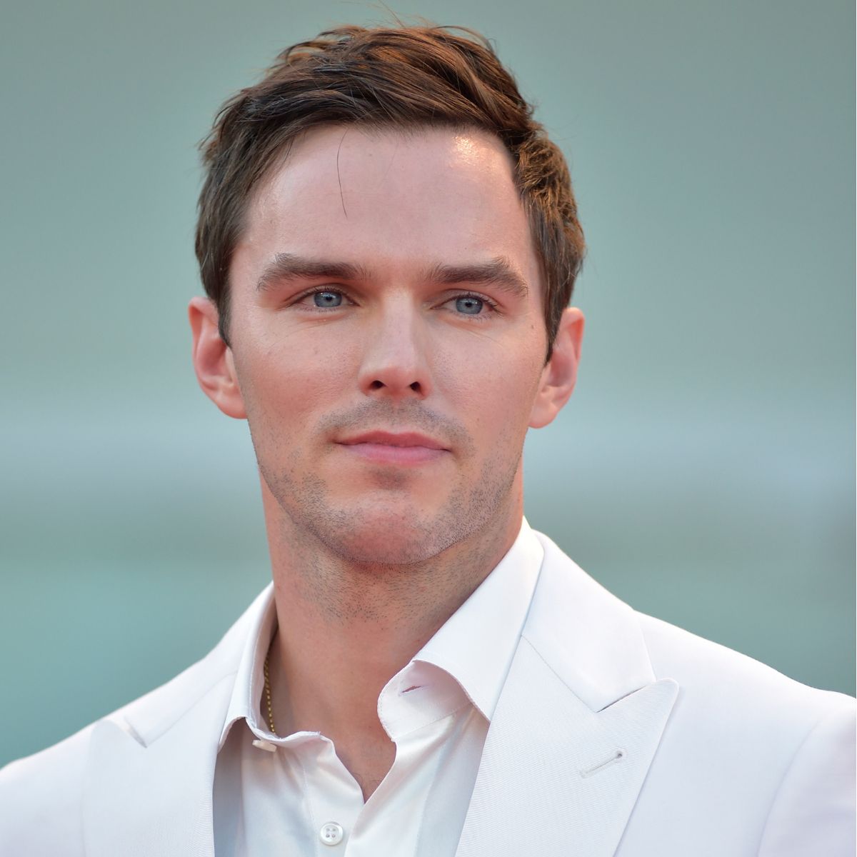 nicholas-hoult-short-textured-haircut-hairstyle-haircut-man-for-himself-ft.jpg