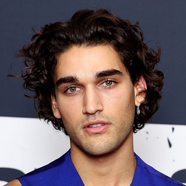 josh-heuston-medium-length-curly-hair-hairstyle-haircut-man-for-himself-ft.jpg