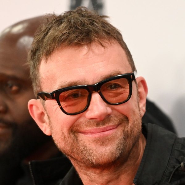 damon-albarn-messy-textured-crop-hairstyle-haircut-man-for-himself-ft.jpg