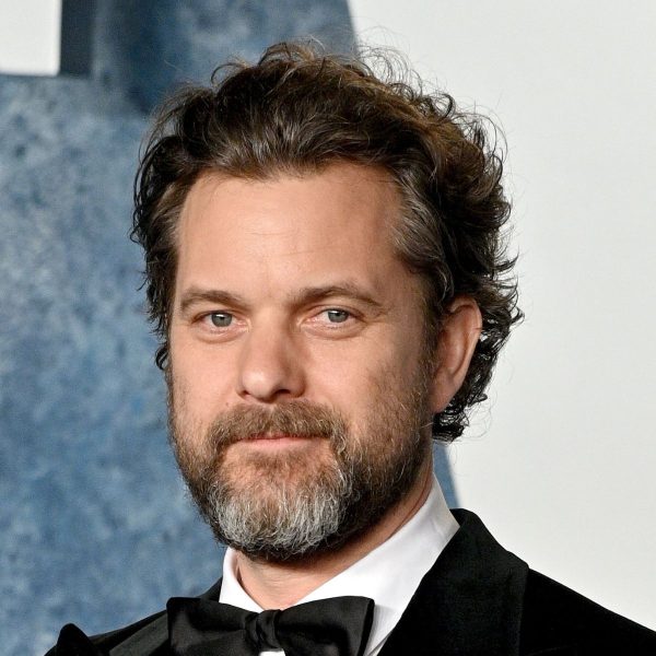 Joshua Jackson: Softly Brushed Back Back Curly Hair