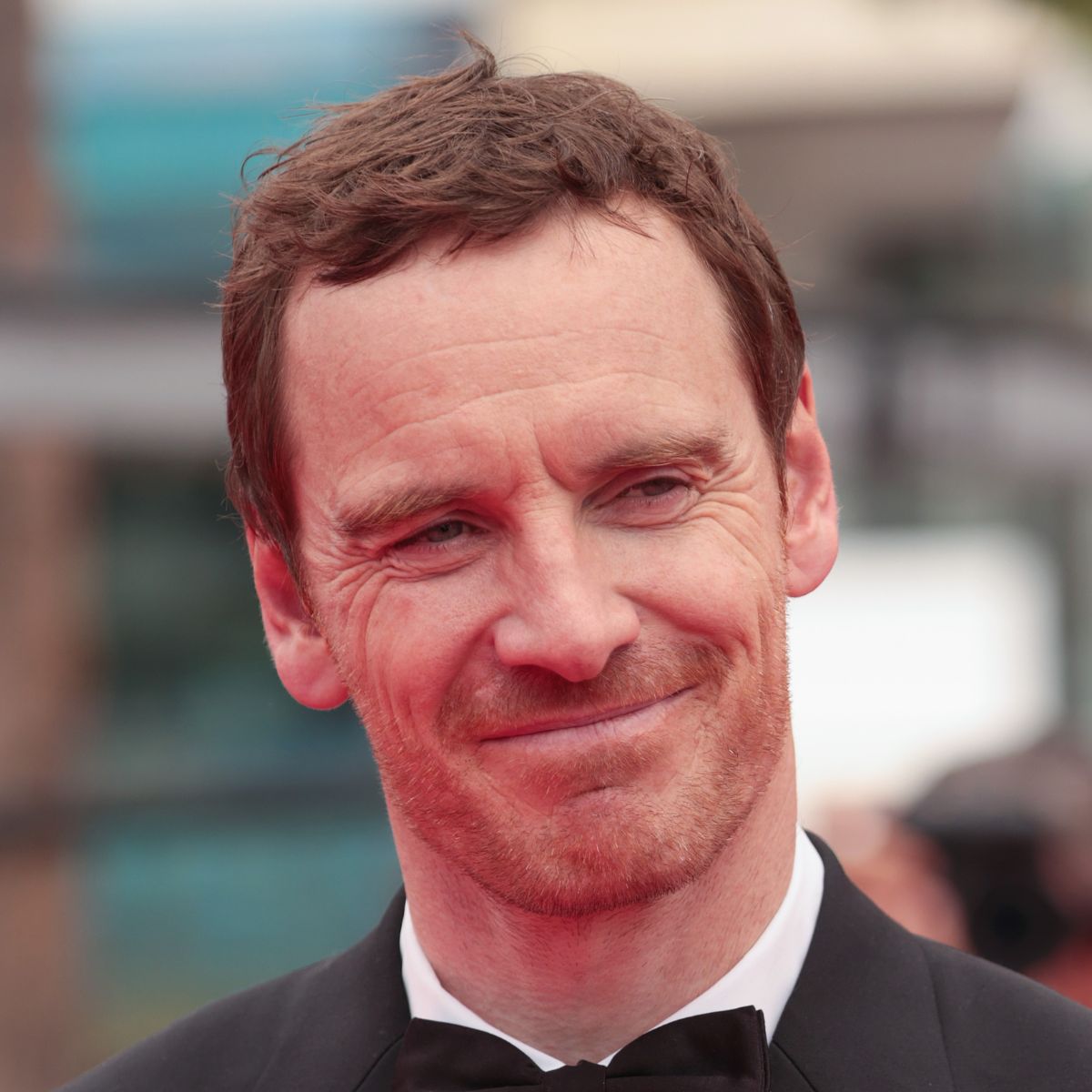 michael-fassbender-textured-french-crop-hairstyle-haircut-man-for-himself-1.jpg