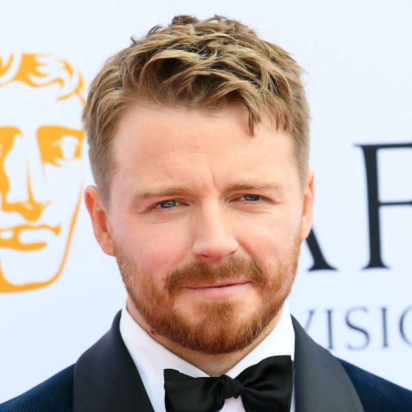 jack-lowden-short-choppy-textured-hairstyle-haircut-man-for-himself-ft.jpg