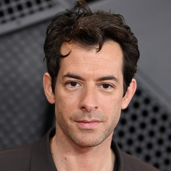 mark-ronson-retro-pompadour-quiff-hairstyle-haircut-man-for-himself-ft.jpg