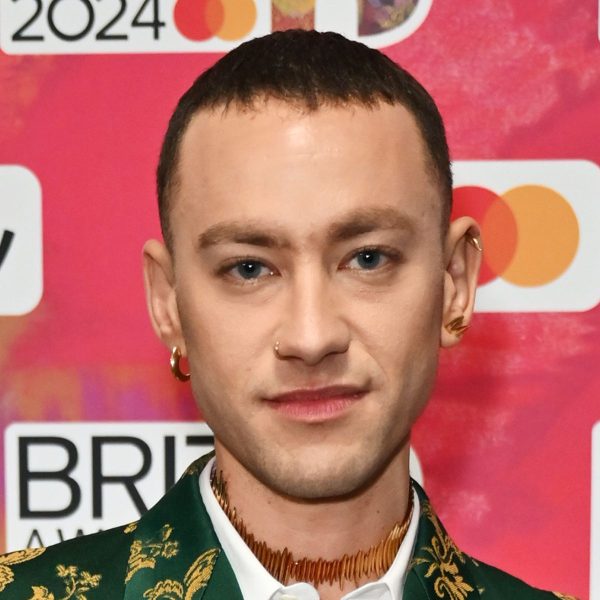 olly-alexander-buzz-cut-with-micro-fringe-and-low-fade-hairstyle-hairstyle-haircut-man-for-himself-ft.jpg