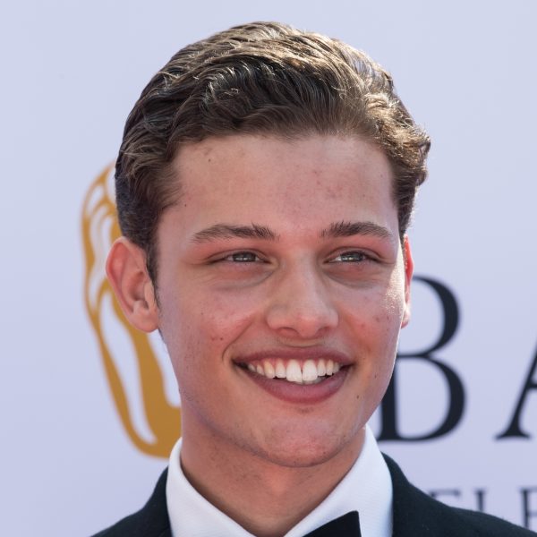 bobby-brazier-cropped-curly-hair-with-quiff-man-for-himself-ft