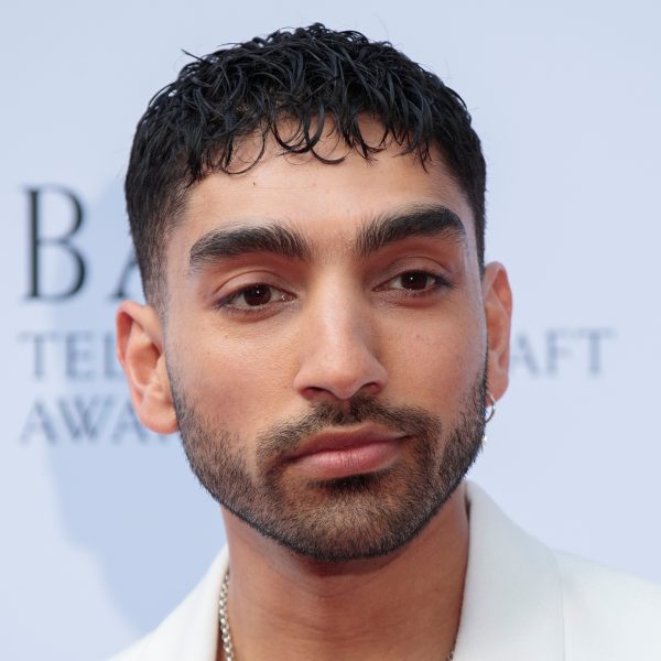 Mawaan Rizwan: Caesar Haircut With Fade And Tousled Fringe