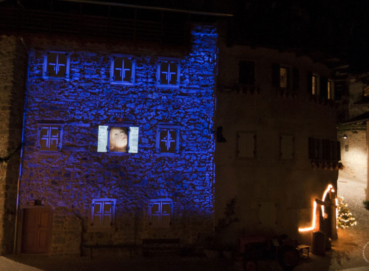 A still frame from the Christmas market projection mapping in Rango, Italy