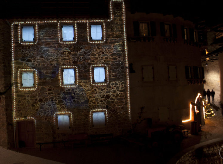 A still frame from the Christmas market projection mapping in Rango, Italy