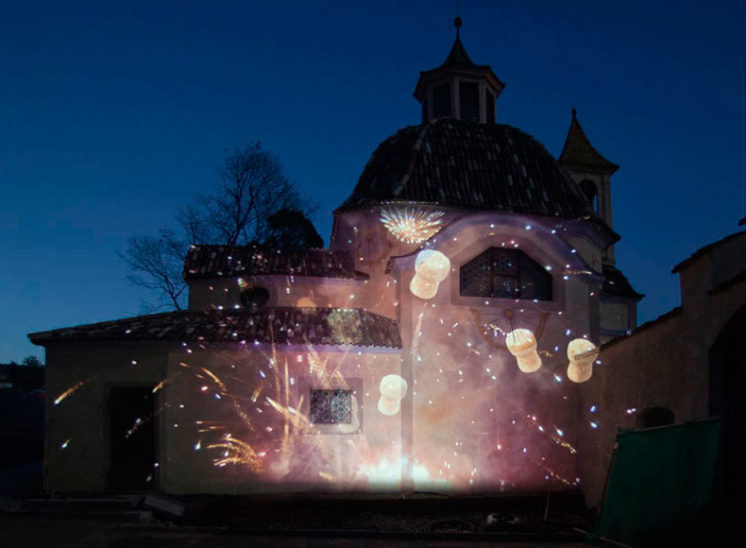 Wedding chapel with projections