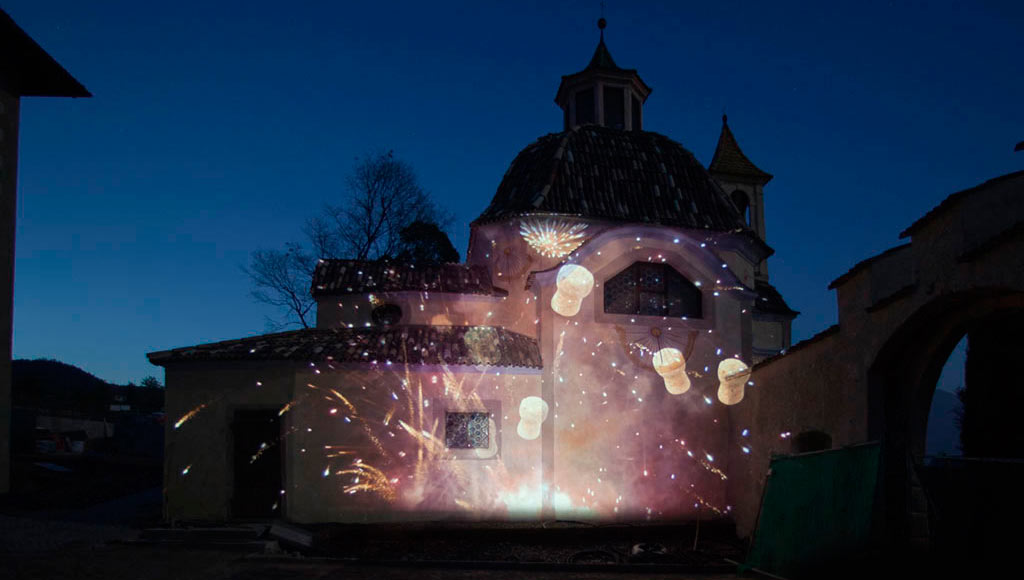 Wedding chapel with projections