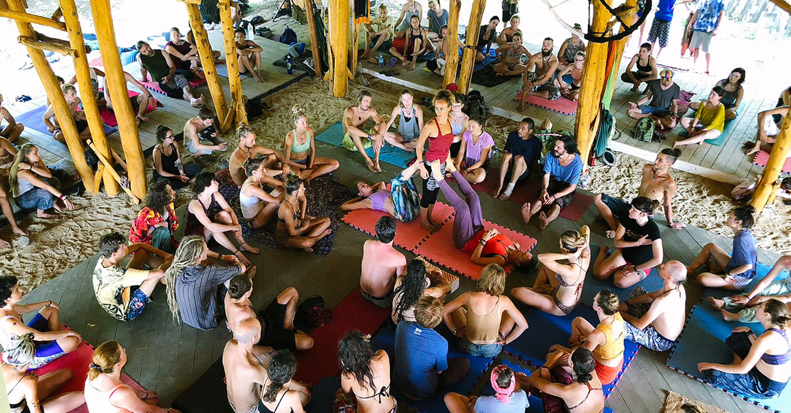 Ozora acroyoga