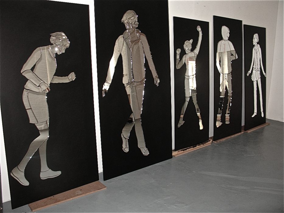 Mariana Vassileva 2013 in the movement installation mirror drawings 450x220cm