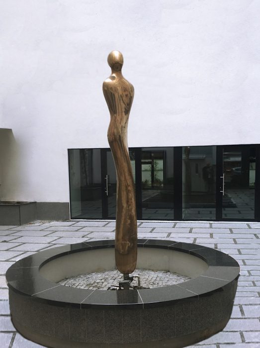 Mariana Vassileva 2017 proppelina sculpture bronze 300x45cm