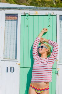 Colourful Cornwall lifestyle photography with Lucie Rose Donlan by Marianne Taylor. Click through for more!