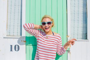 Colourful Cornwall lifestyle photography with Lucie Rose Donlan by Marianne Taylor. Click through for more!