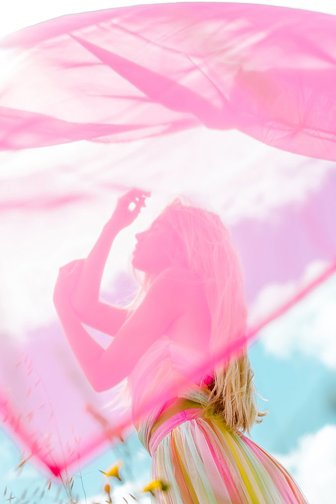 Colourful sky & sun lifestyle shoot in Cornwall. Lifestyle photography by Marianne Taylor.