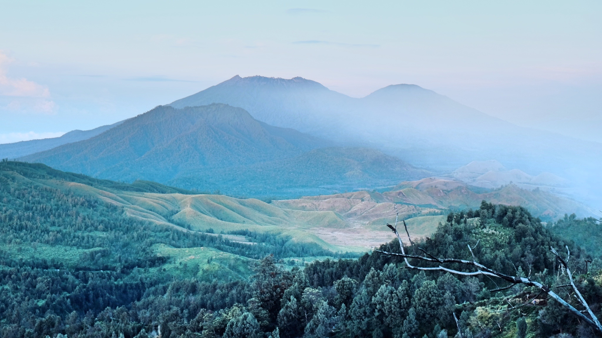 Roadtripping ke Mount Ijen & Teluk Ijo (Green Bay) Banyuwangi
