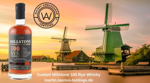 Eine Flasche Zuidam Millstone 100 Rye Whisky, im Hintergrund Windmühlen in Holland