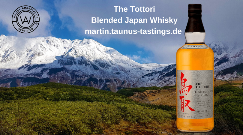 Eine Flasche The Tottori – Blended Japan Whisky, im Hintergrund eine Landschaft in Japan