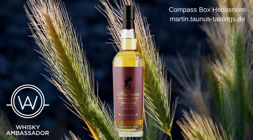 Eine Flasche Compass Box Hedonism, im Hintergrund Gerstenähren