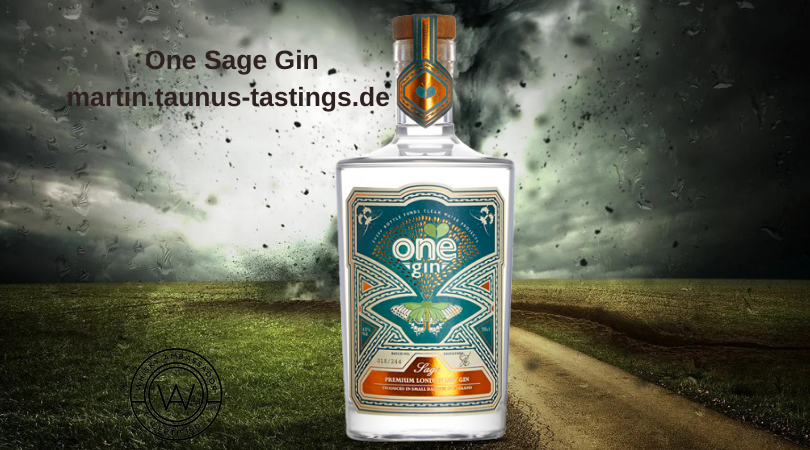 Eine Flasche One Sage Gin, im Hintergrund ein Tornado