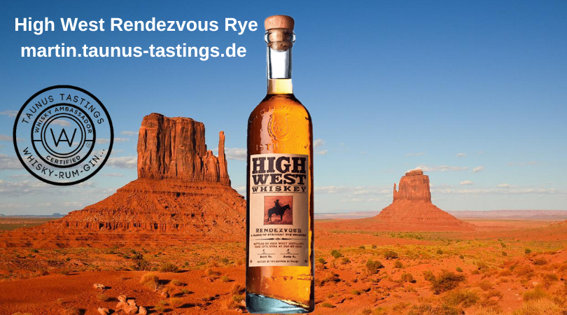 Eine Flasche High West Rendezvous Rye, im Hintergrund eine Landschaft in Utah