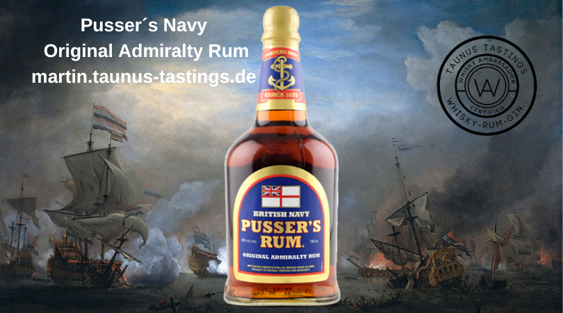 Eine Flasche Pusser´s Navy Original Admiralty Rum, im Hintergrund eine Historische Seeschlacht