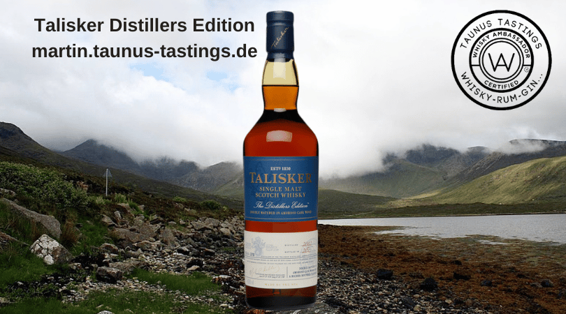 Eine Flasche Talisker Distillers Edition - im Hintergrund eine Landschaft auf der Isle of Skye