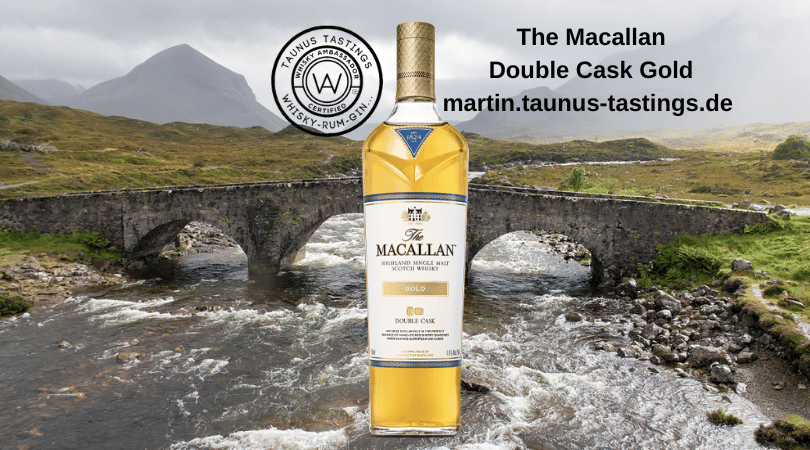 Eine Flasche The Macallan Double Cask Gold, im Hintergrund ein Fluss in Schottland