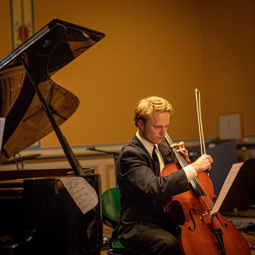 Martin Brejl Borup Cello MGK Turne Odense Katedralskole