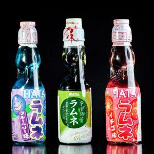 Japanilaiset Ramune-juomat