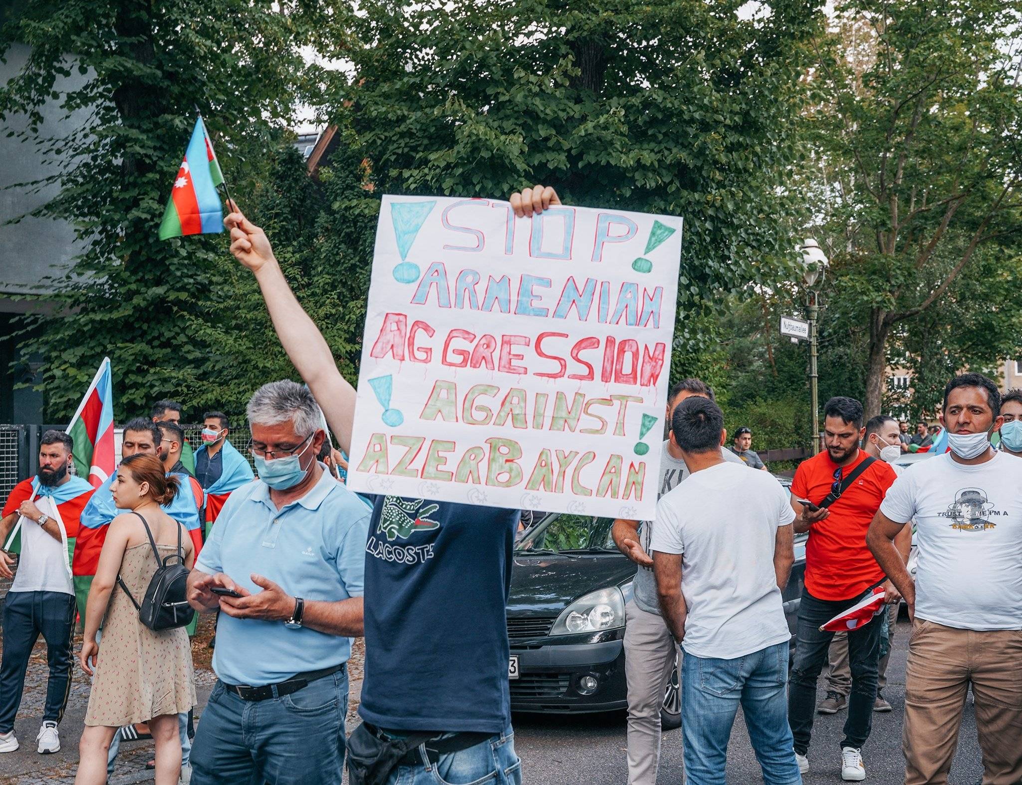 Einmal «Menü Karabach» extra scharf, bitte! — Wenn es manchem unter der Maske zu heiß wird…