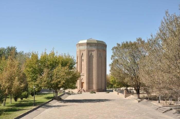 1920px Momine Khatun Mausoleum 2013 3 1920px Momine Khatun Mausoleum 2013 3