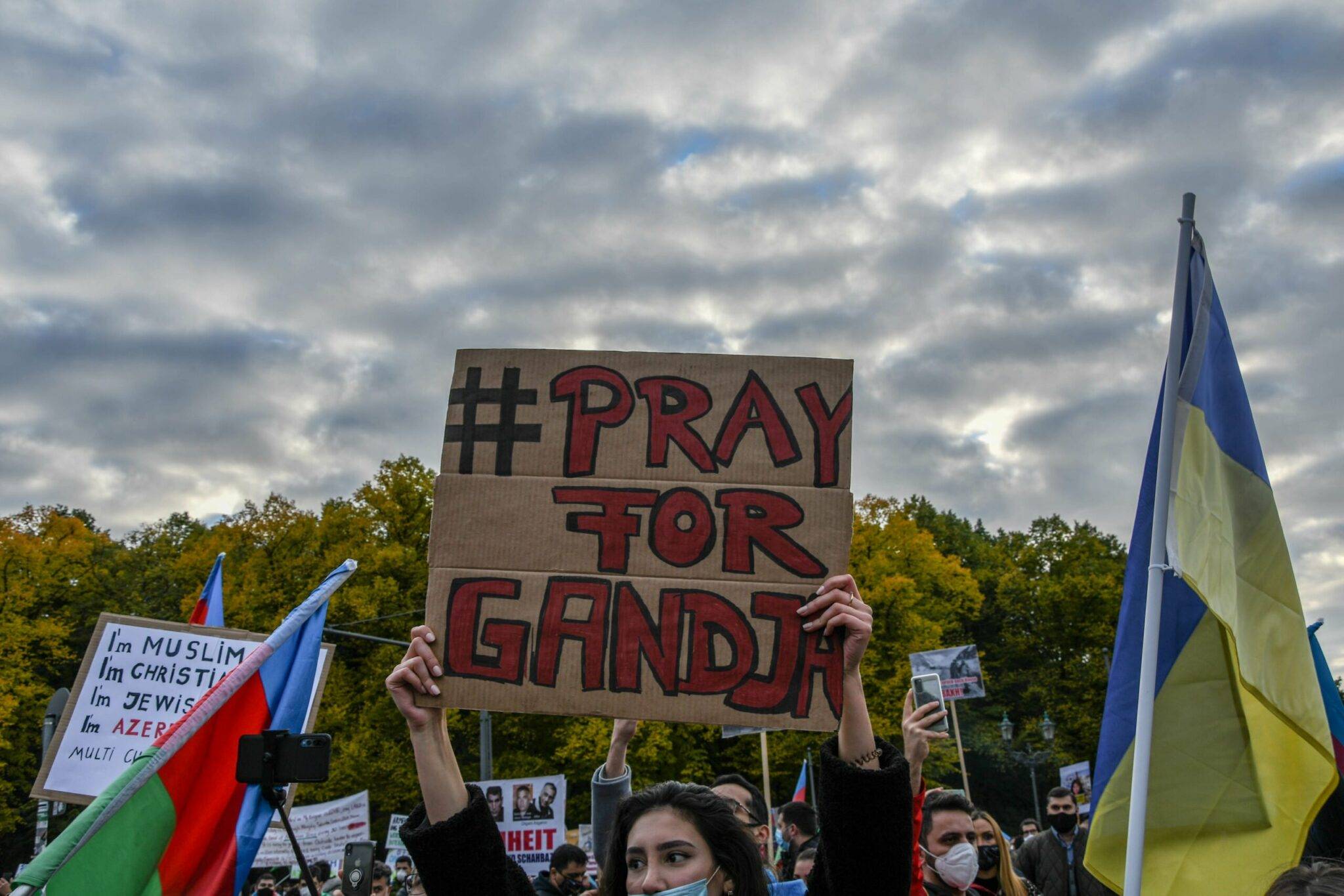 Transparente bei der Demo gegen armenische Aggression — Berlin (17.10.2020)