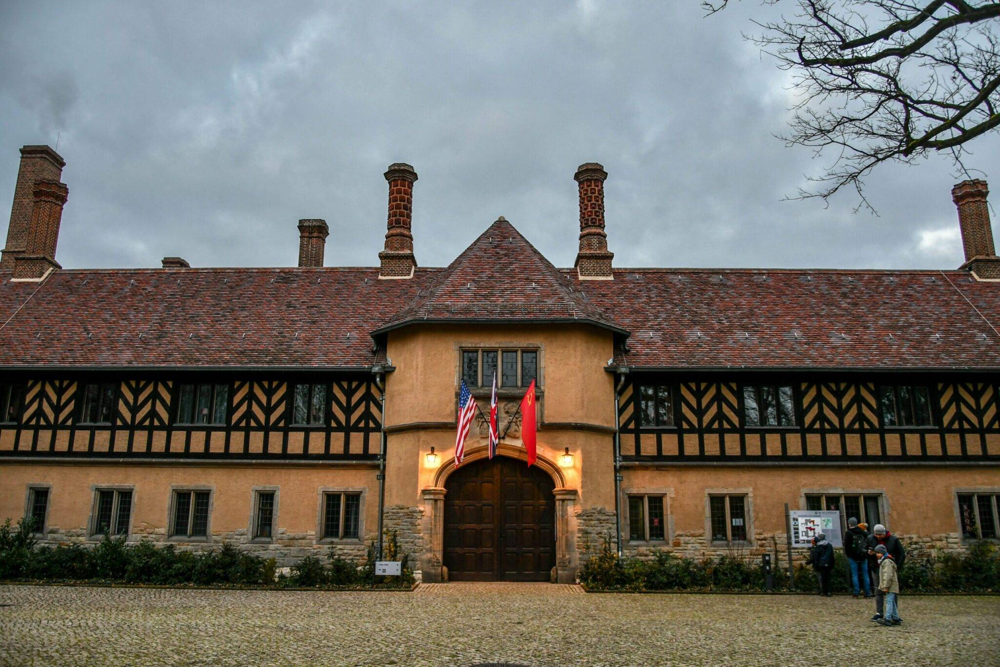 Schloss Cecilienhof — Video und Fotos