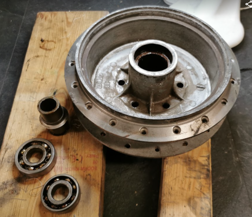 Rear wheel bearings for Suzuki GS GT