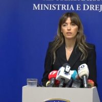 Skandal i pashembullt: Prokuroria Speciale e Kosovës e përfshirë në falsifikime dhe manipulime – Ministrja e Drejtësisë Albulena Haxhiu denoncon rëndë!