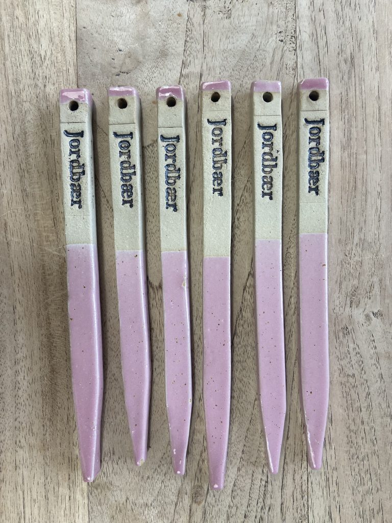 Jordbær keramik skilt