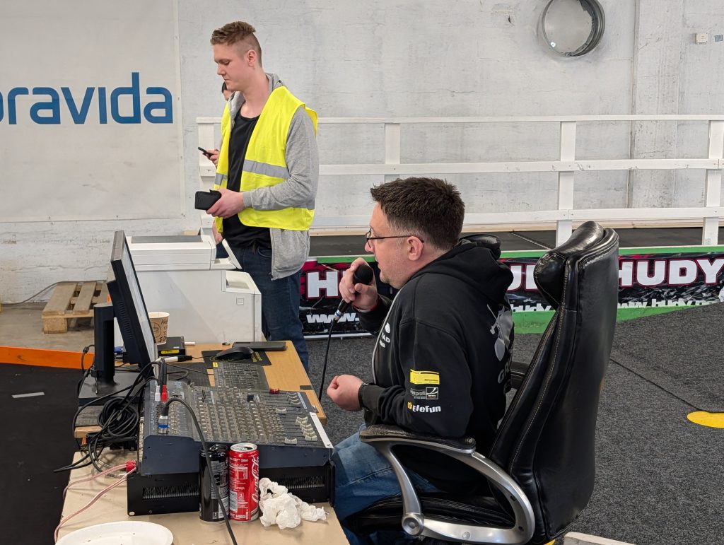 Trond Christoffersen var lørdagens pratmaker, og oppnådde svart belte i pauseknappen i RCM Ultimate.