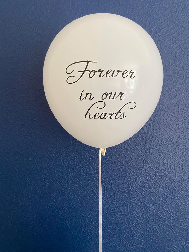 balloon on string to commemorate miscarriage
