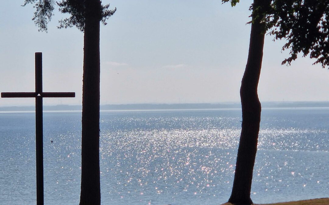 Sommargudstjänst på Skogshyddan